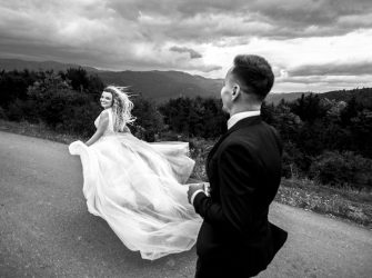 5 sfaturi pentru ședința foto Trash the Dress